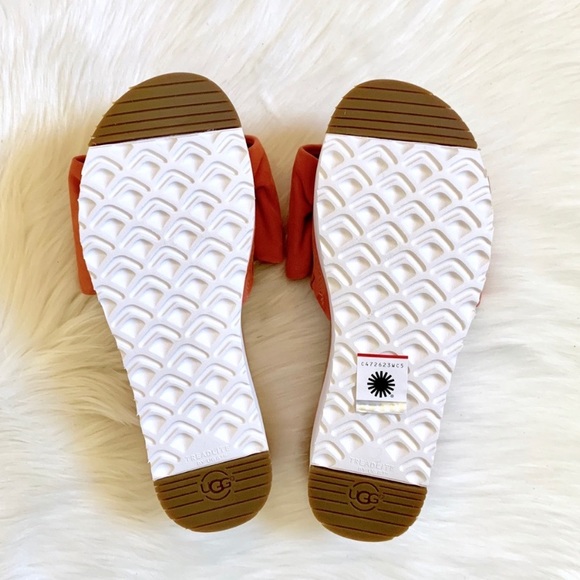 UGG Joan Platform Bow Suede Sandals In Coral - Picture 7 of 8